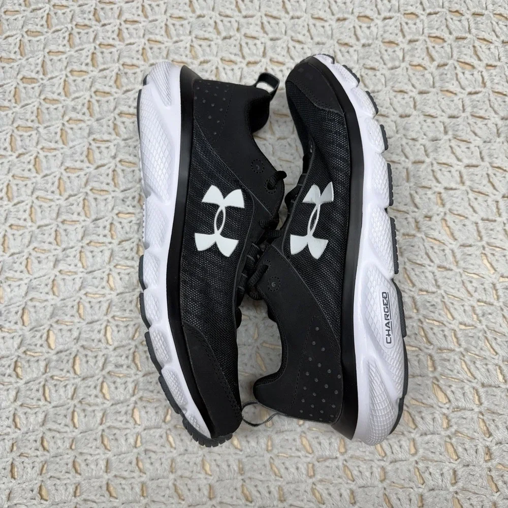 Under Armour Charged Assert Running Shoes Men's Size 10 Black White
